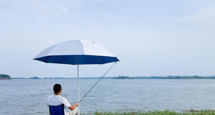 4月钓鱼技巧（如何在4月钓鱼时选择合适的钓位和时间）