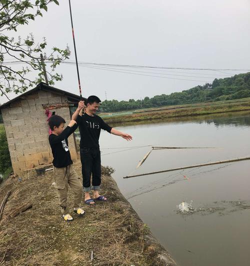 初春鱼塘晴天钓鱼技巧（揭秘成功钓鱼的五大关键技巧）