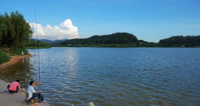 初到陌生水域钓鱼技巧（解析陌生水域钓鱼的关键要点）