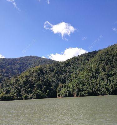 大山大水钓鱼的技巧（探秘大自然中的钓鱼乐趣）