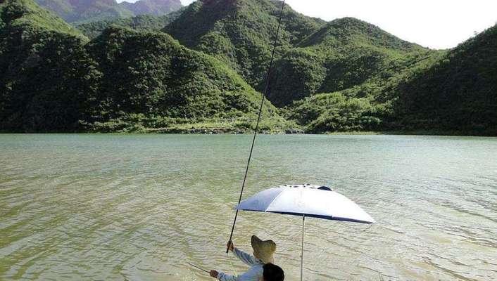 冬季大雾天气下的钓鱼技巧（掌握关键技巧，享受冬日钓鱼乐趣）