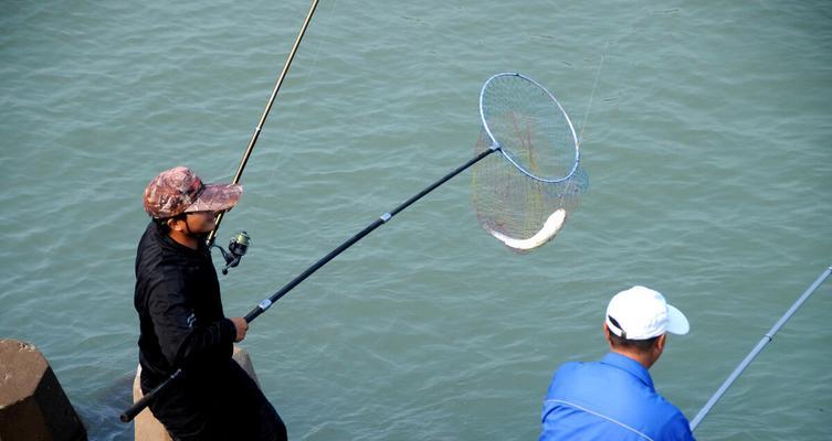 冬季海竿钓鱼技巧（冬天使用海竿钓鱼的有效技巧与经验分享）