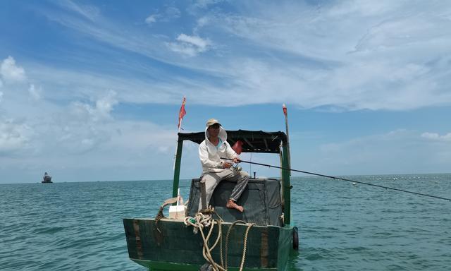 风浪对钓鱼技巧的影响（海钓技巧的关键因素——应对风浪挑战）