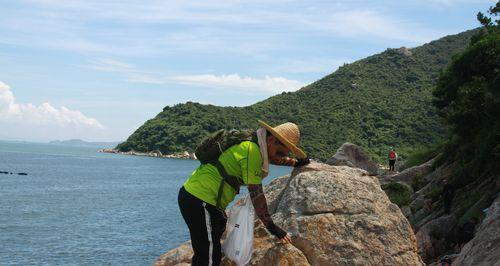 海岸钓鱼技巧教程（掌握钓鱼技巧）