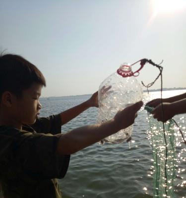 海边沙滩钓鱼技巧（掌握钓鱼技巧）