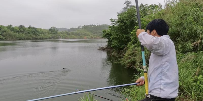 海边石坑钓鱼技巧（掌握石坑钓鱼的关键技巧）