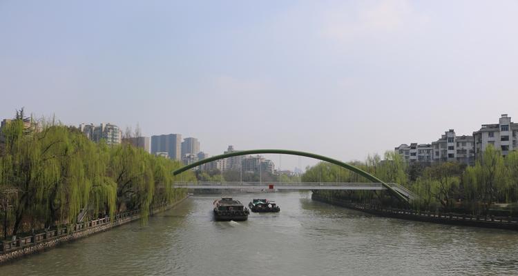 京杭大运河走水钓鱼技巧（畅享钓鱼乐趣的水上之旅）