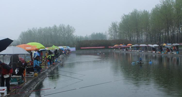 立秋小雨天钓鱼技巧（立秋小雨天钓鱼技巧大揭秘）