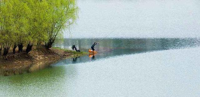 秋季野钓选位技巧（钓点选择的关键是什么）