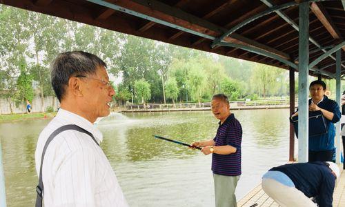 夏至钓鱼的方法和技巧（掌握夏至钓鱼技巧）