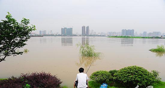 湘江边上钓鱼技巧（湘江钓鱼）