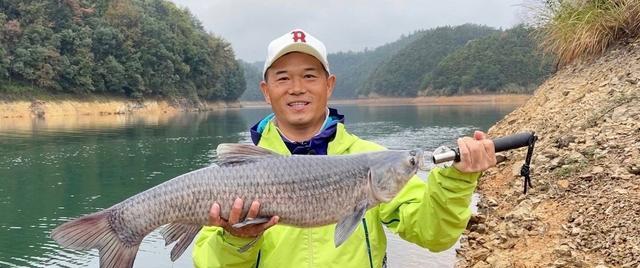 在家堰塘钓鱼的技巧（轻松掌握的堰塘钓鱼技巧）