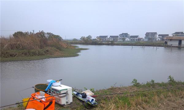 鱼塘钓鱼技巧大全（轻松掌握钓鱼技巧）