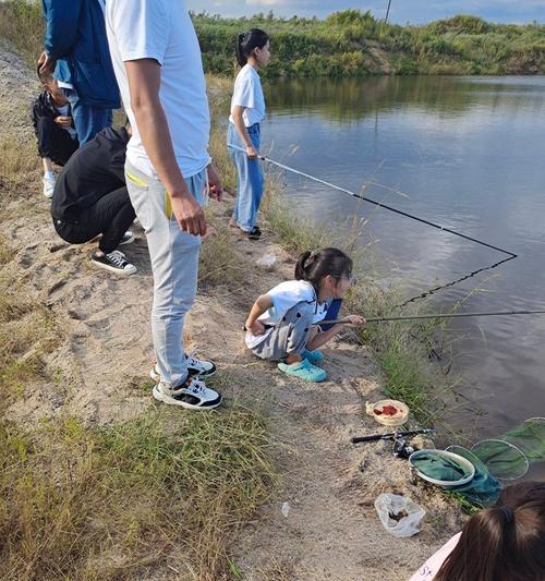 自驾游钓鱼技巧有哪些？如何提高钓鱼效率和体验？